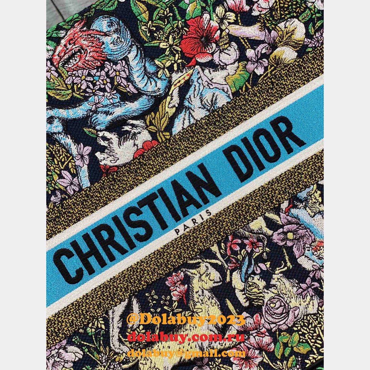 Shop Cheap High Quality 1:1 Replica Dior CD Book Tote bag