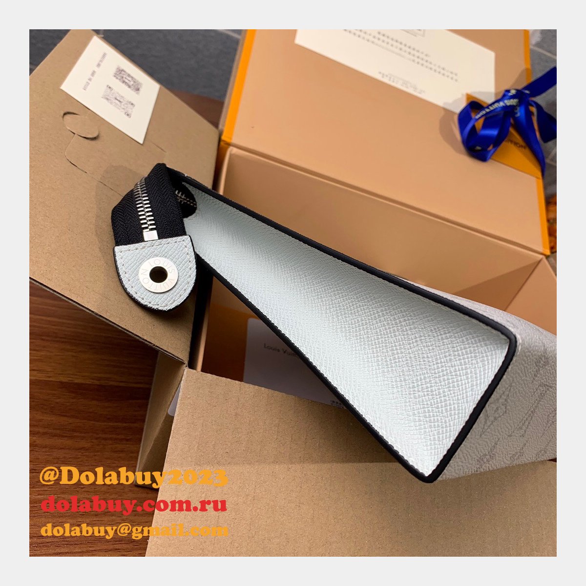 Louis Vuitton M69535 Luxury Pochette Voyage MM G66 China Replica