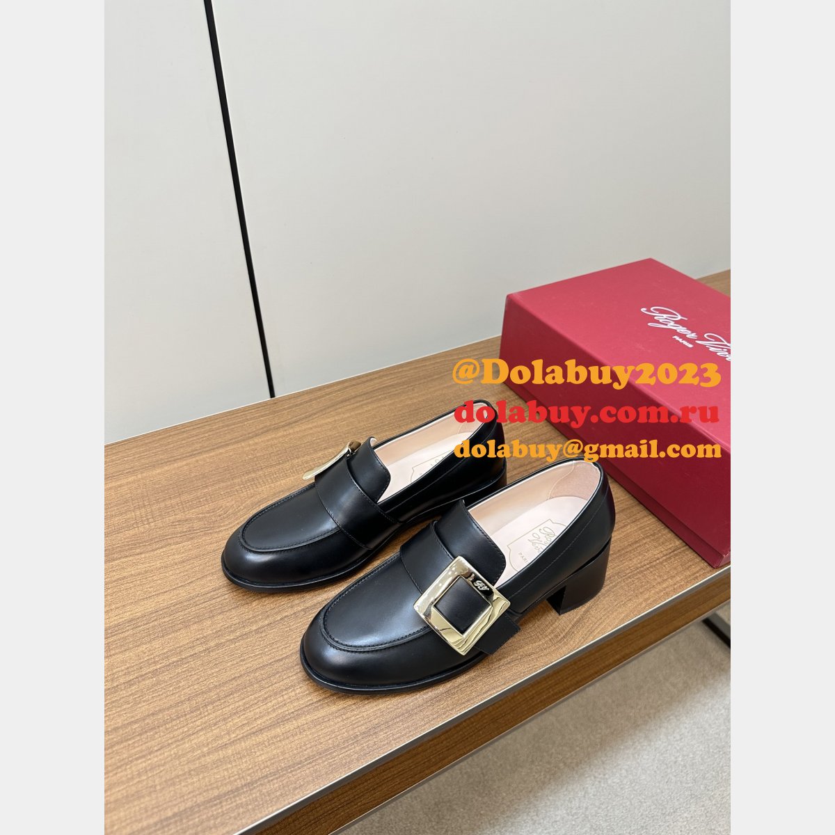 Roger Vivier Viv Replica Rangers Buckle-embellished Loafers Shoes