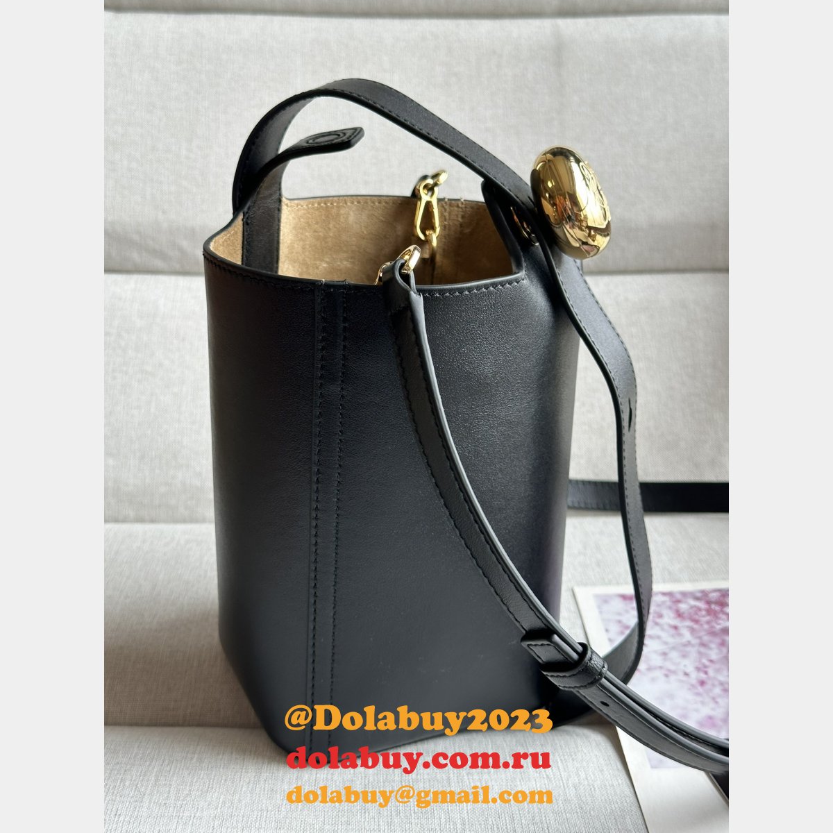 Replica Loewe Pebble Bucket handbag Top Quality 332s