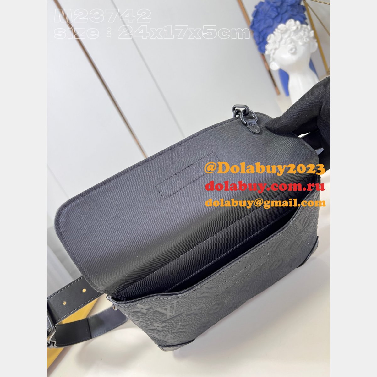 Steamer Messenger 1:1 Mirror LV Taurillon Men M23742 Black Bags