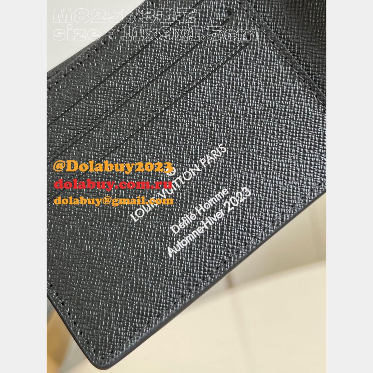 Multiple Wallet Luxury Men M82573 Louis Vuitton Replica Bag