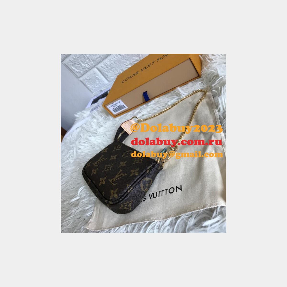 Replica Louis Vuitton Monogram MINI POCHETTE M58009 ACCESSOIRES