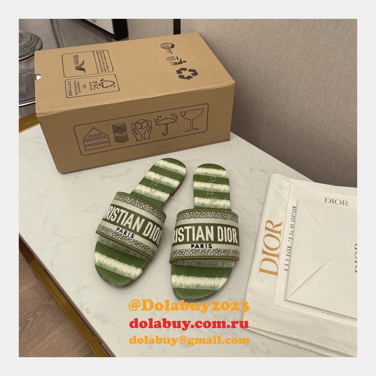 2021 Replica Christian Dior One-word embroidered slippers Shoes