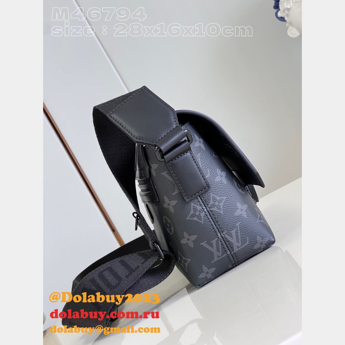 S-Cape Messenger Monogram Eclipse M46794 Louis Vuitton Replicas Bag