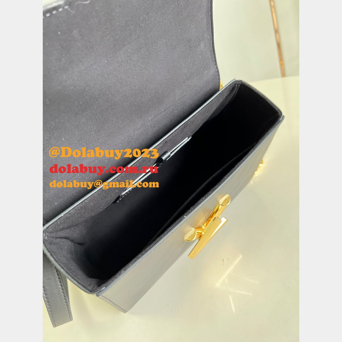 Cheap Louis Vuitton Twist PM Shoulder M50332 Bag From China UK