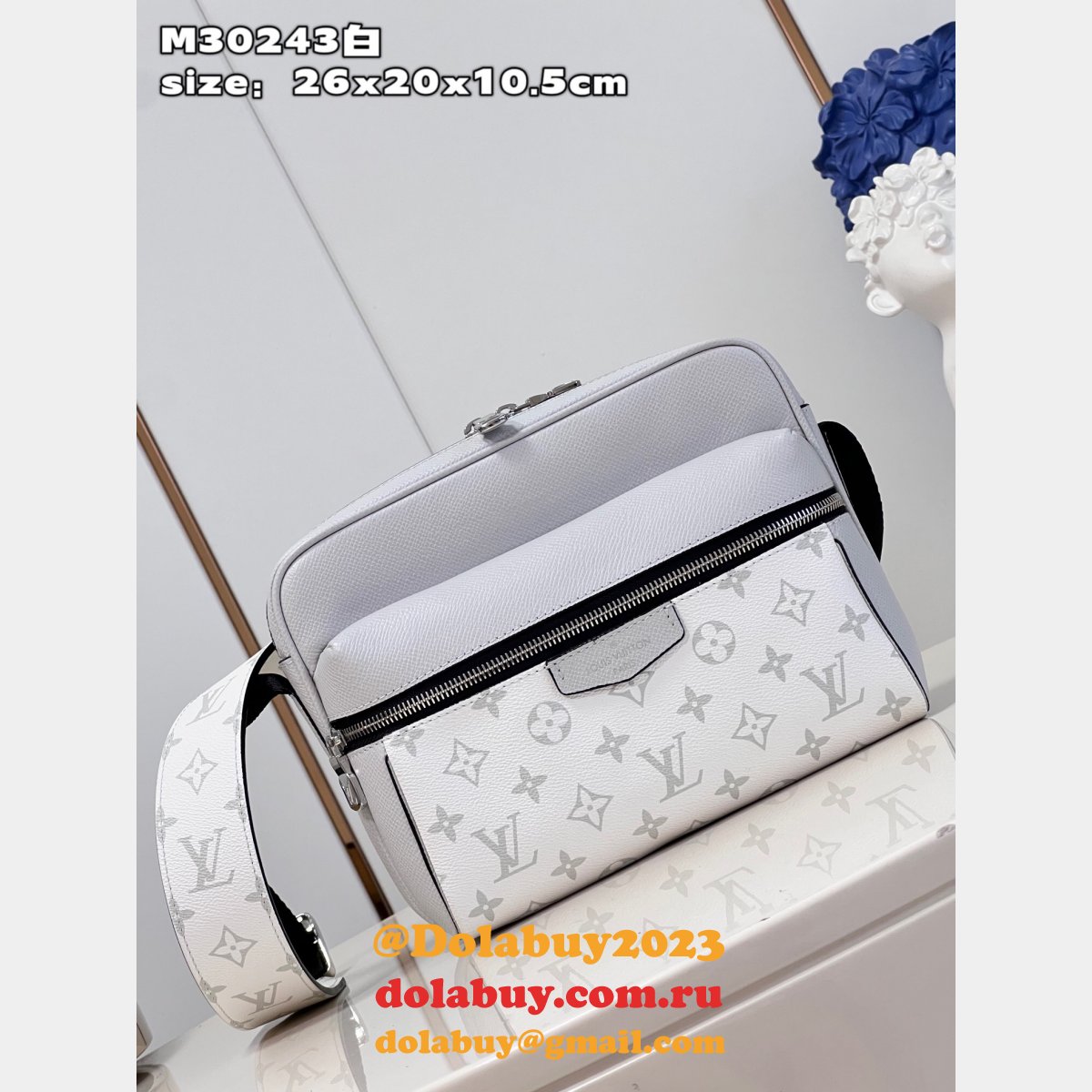 Designer Louis Vuitton Replica Outdoor Messenger Taigarama M30243 Bag