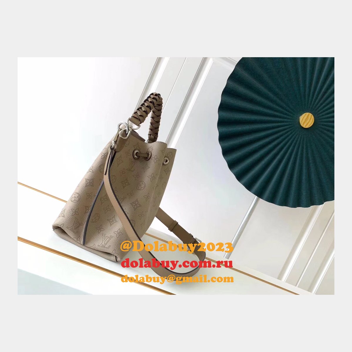 Fake M55800 Louis Vuitton Muria Mahina Leather Bag