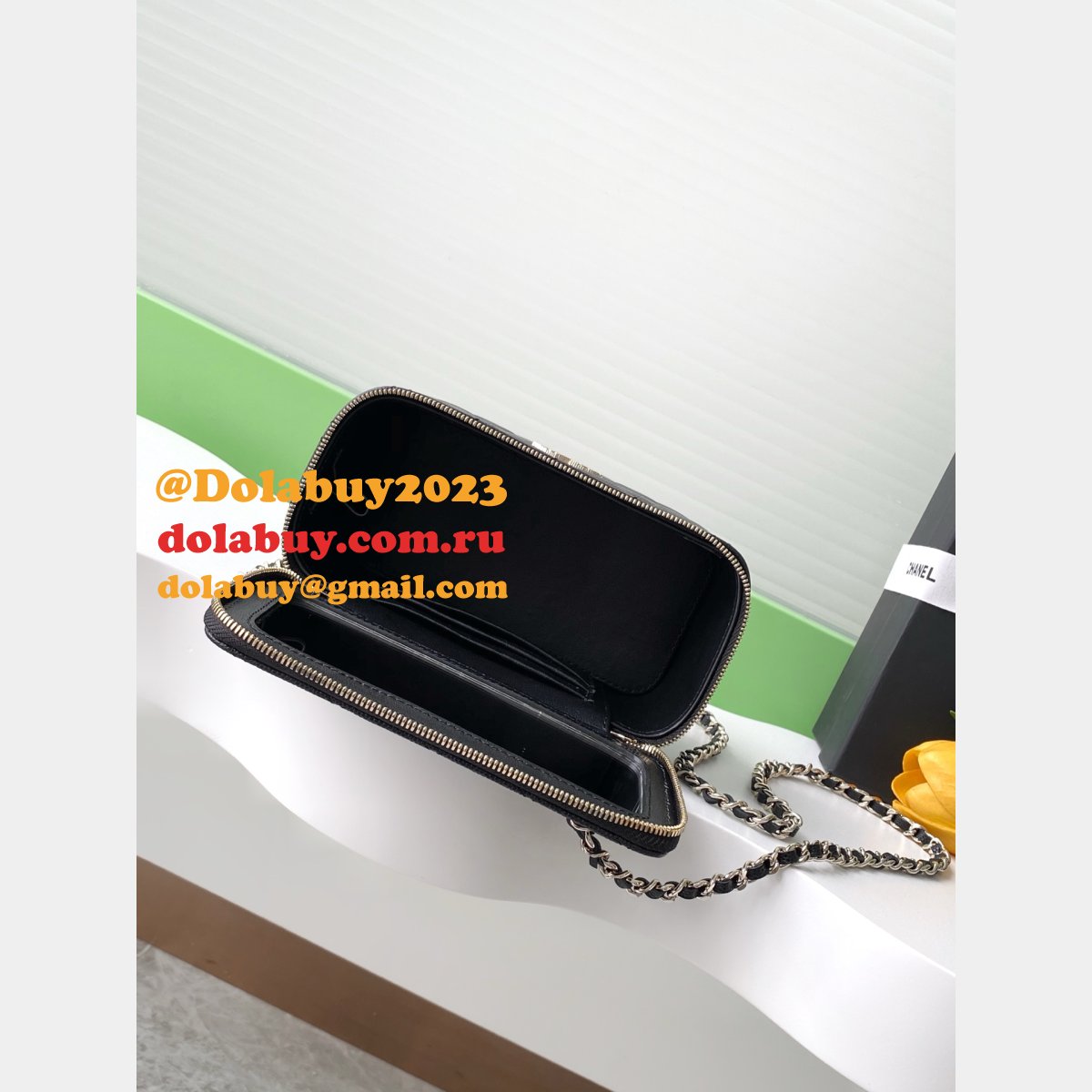 Luxury Long Vanity AP4530 Replica Chain Shiny Bag