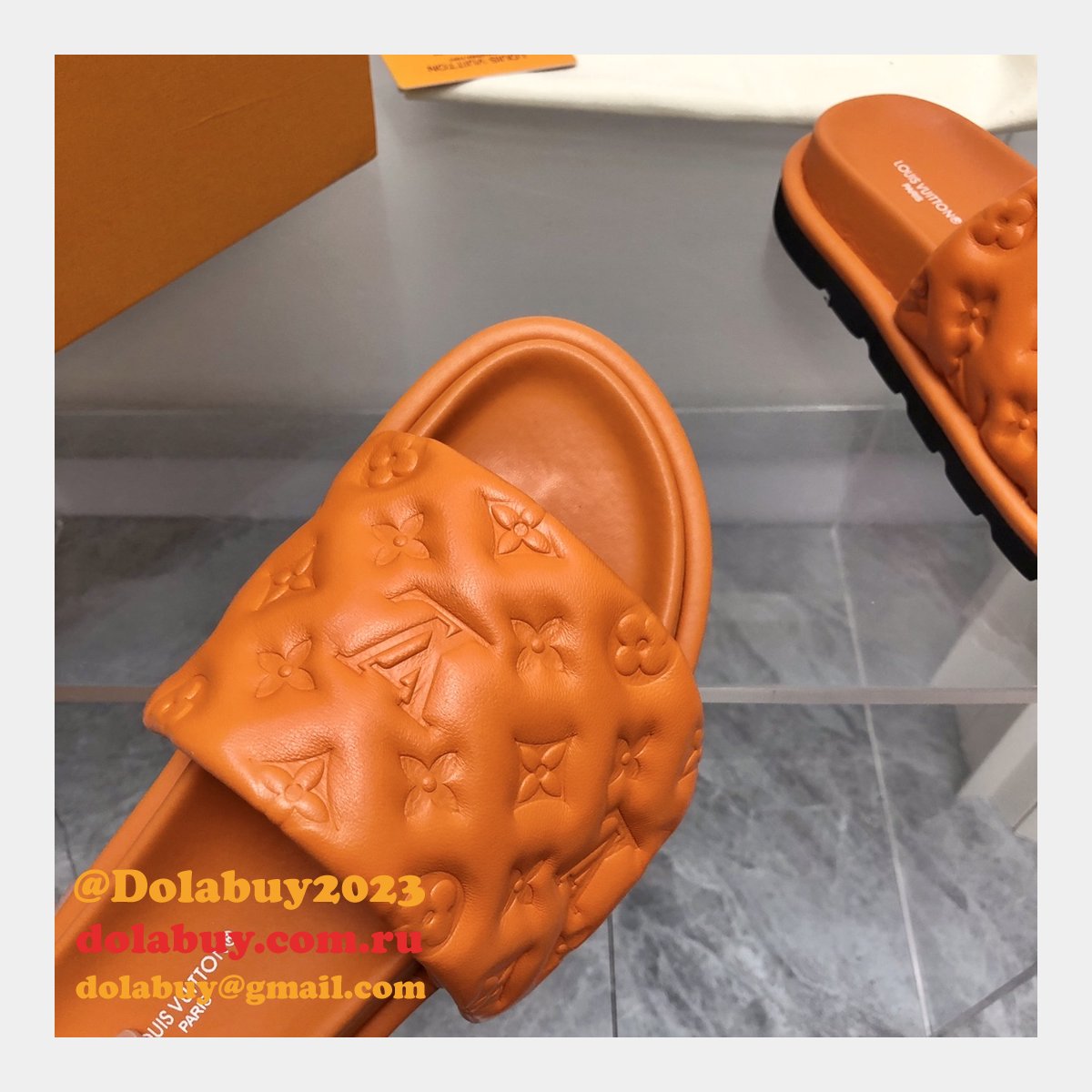 Perfect Louis Vuitton Pool Pillow Flat Comfort Mule Fake Shoes