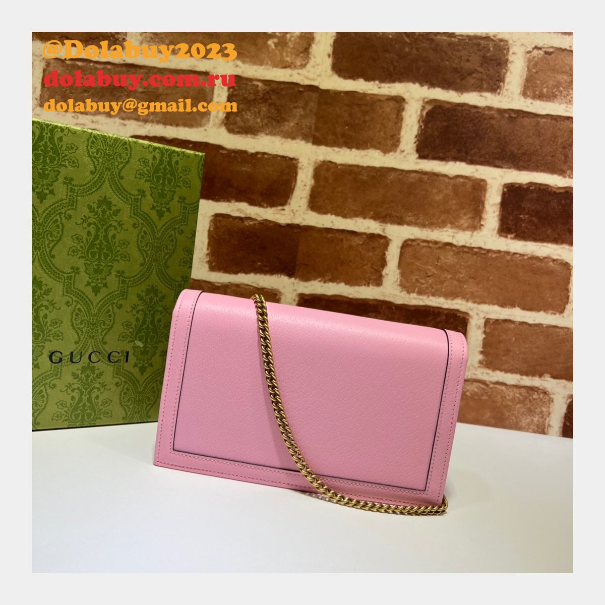 The Gucci Best Diana Replicas bag with bamboo 696817