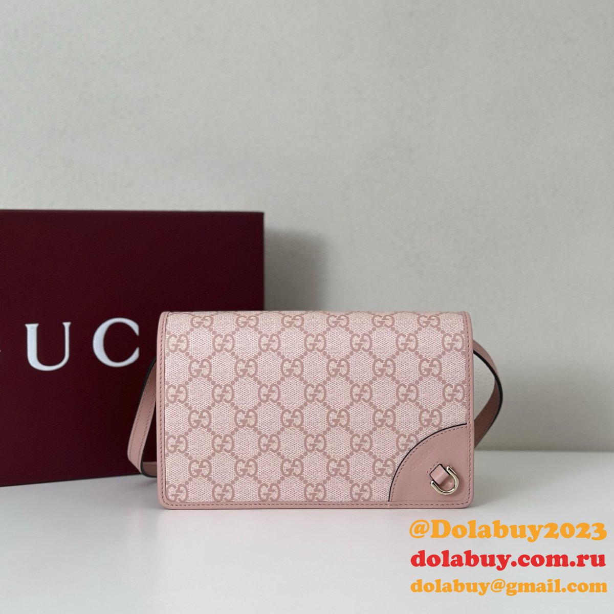 Gucci Designer GG Emblem Zip Around Wallet 819122