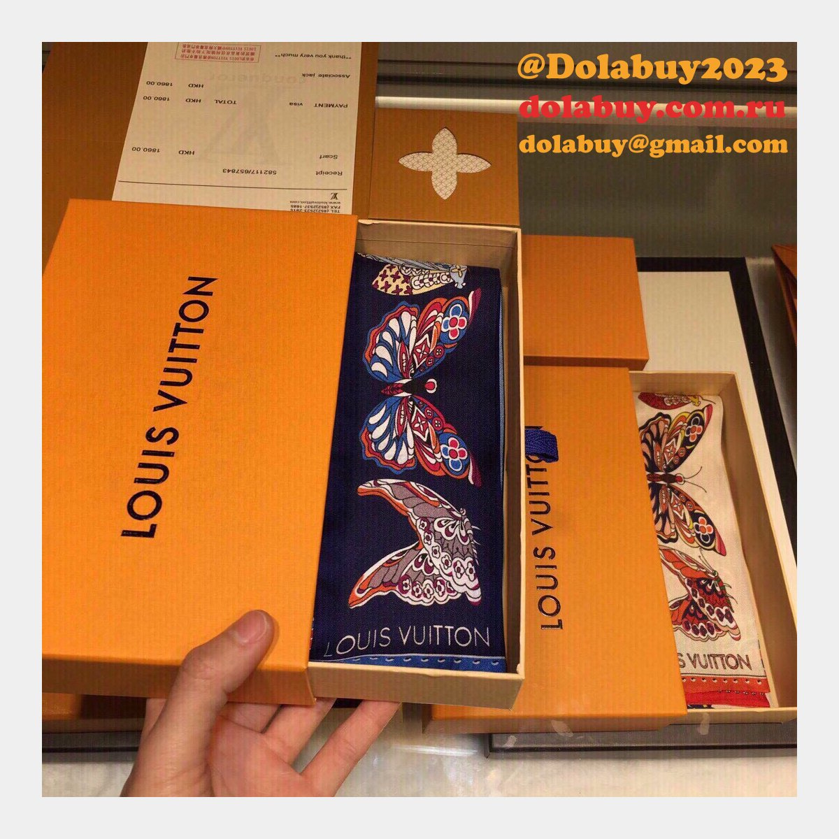 Louis Vuitton Straps bow tie streamers