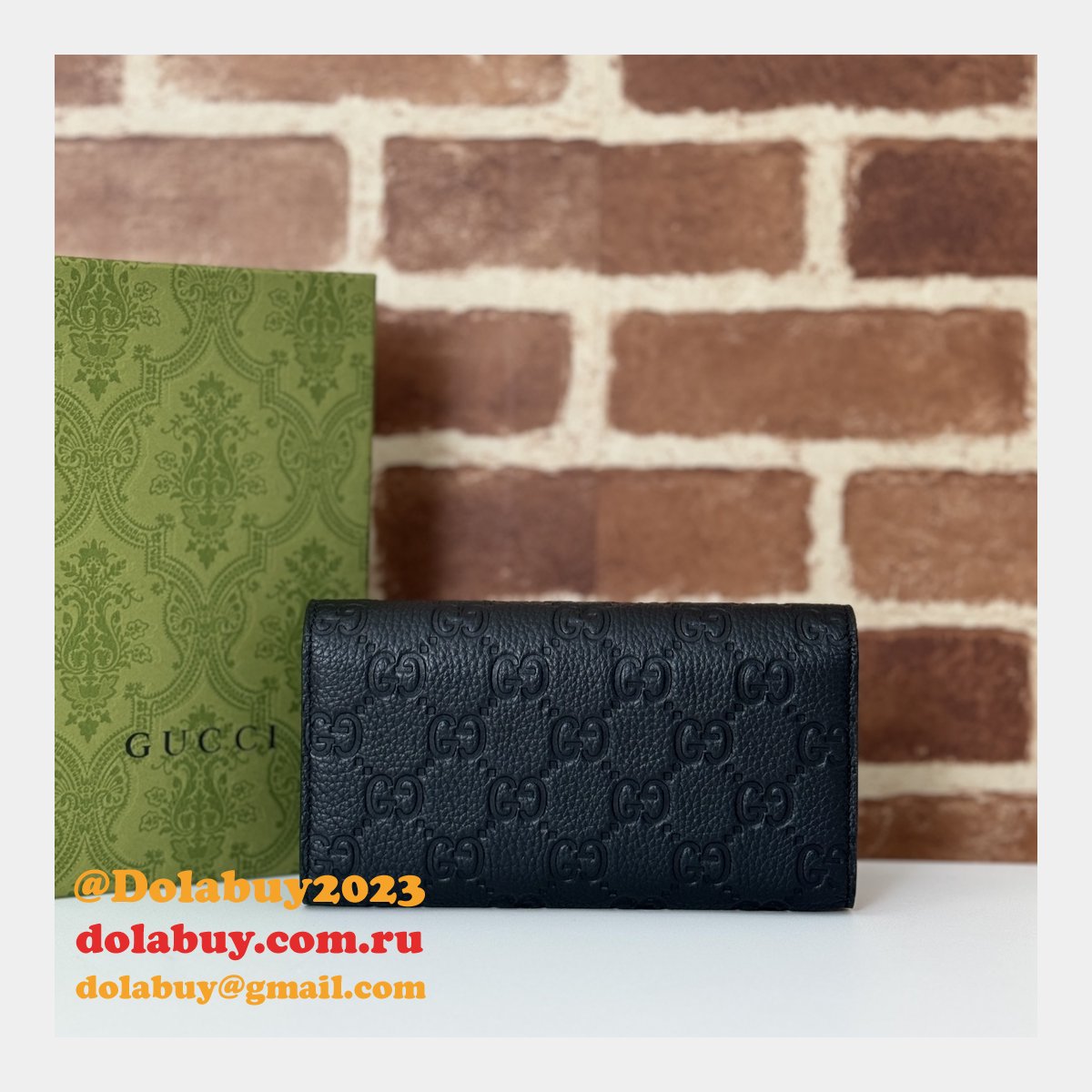 Gucci GG Emblem Continental Wallet Continental Knockoff 815922