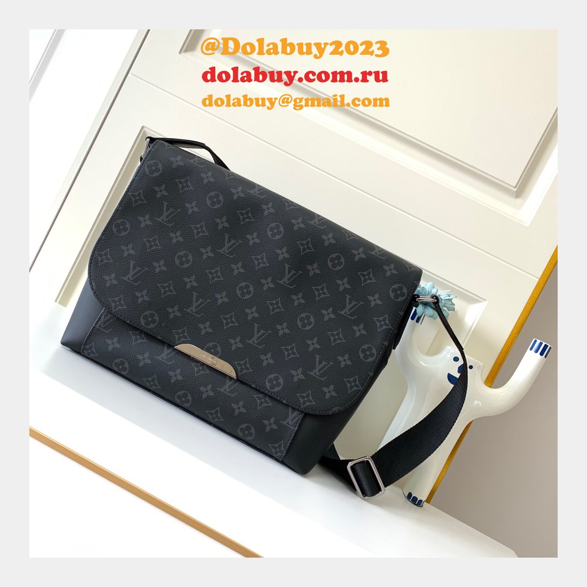 Louis Vuitton Replicas Messenger Explorer MM Monogram Eclipse M40539