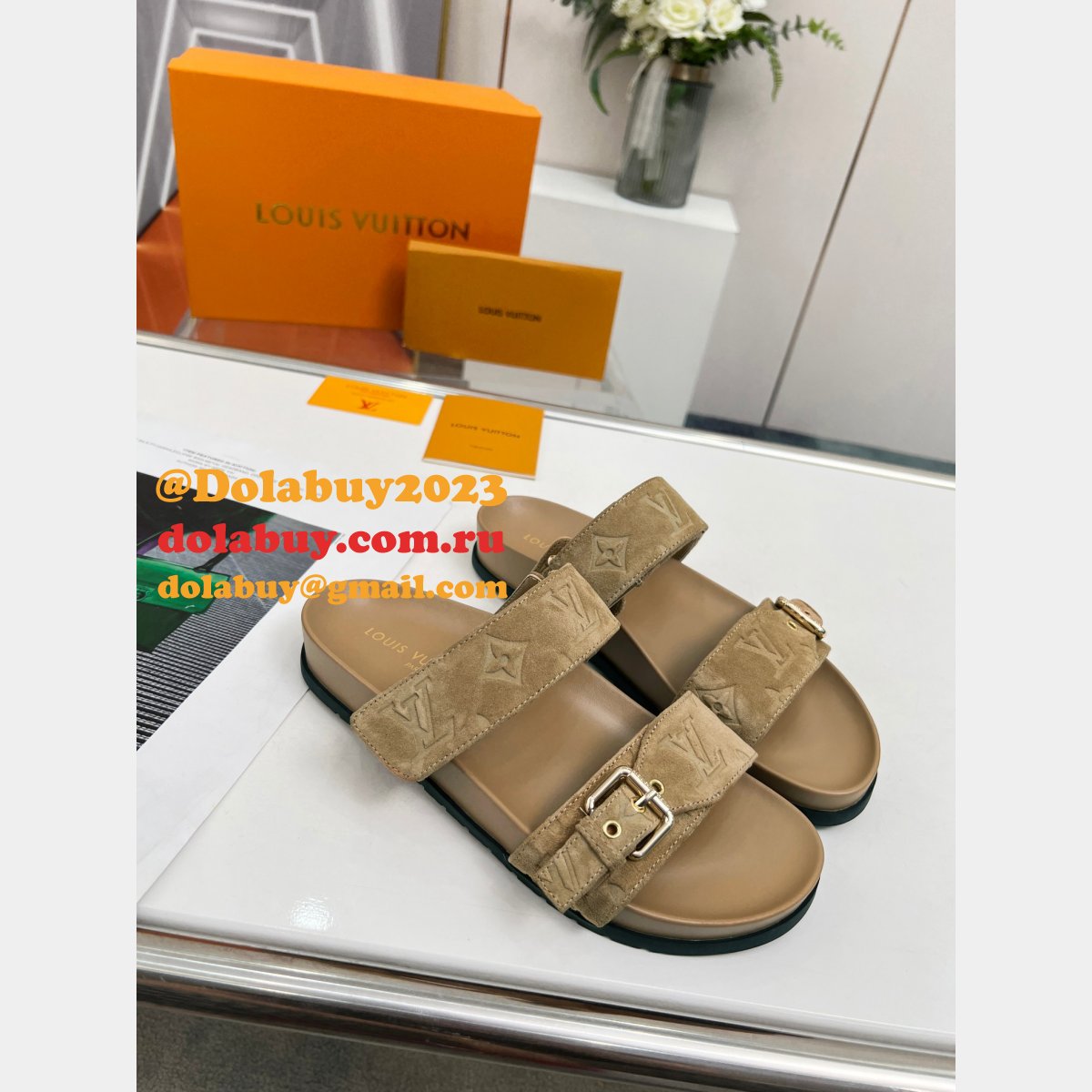 Top Quality LOUIS VUITTON men slippers