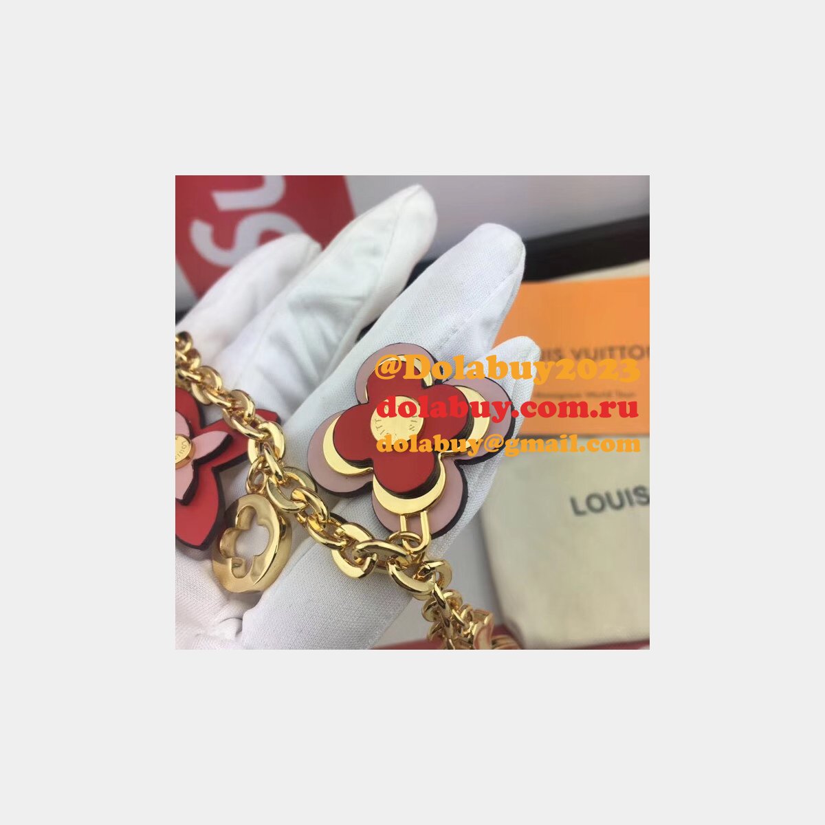 Louis Vuitton M63086 Blooming Flowers Chain Bag Charm and Key