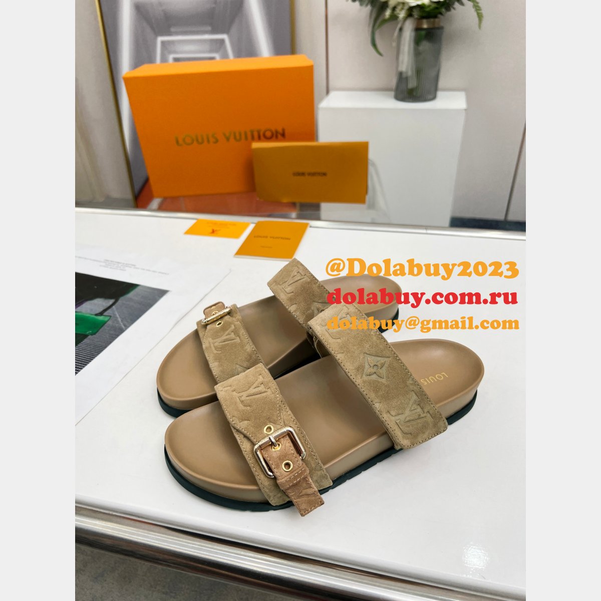 Top Quality LOUIS VUITTON men slippers