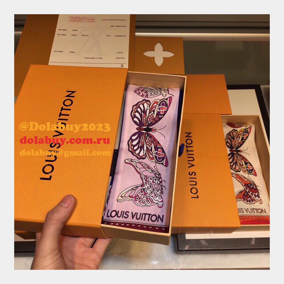 Louis Vuitton Straps bow tie streamers