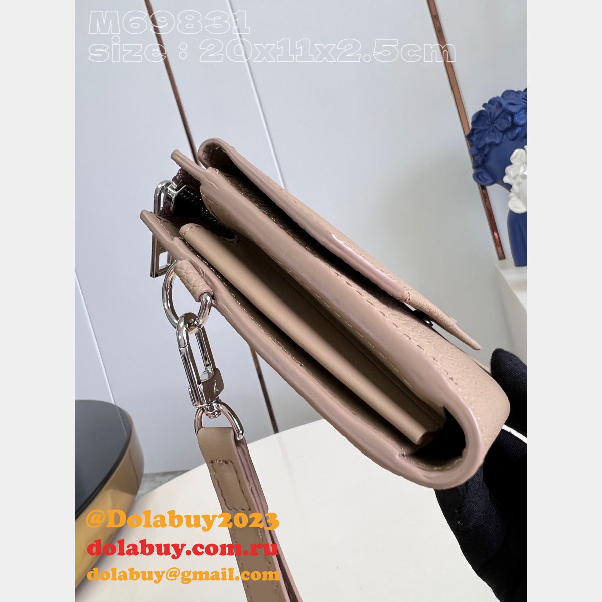 High Quality M69831 Designer Replica LV Wallets Online Sale