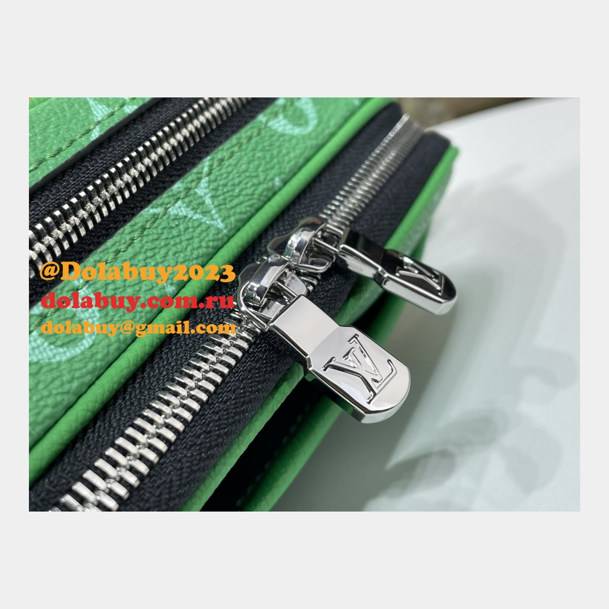 Alpha Wearable Wallet Taigarama M30997 Knockoff Louis Vuitton Bag