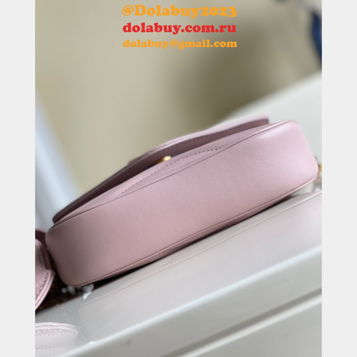 Louis Vuitton Replica M56461/M57864 New Wave Multi Pochette Leather Crossbody