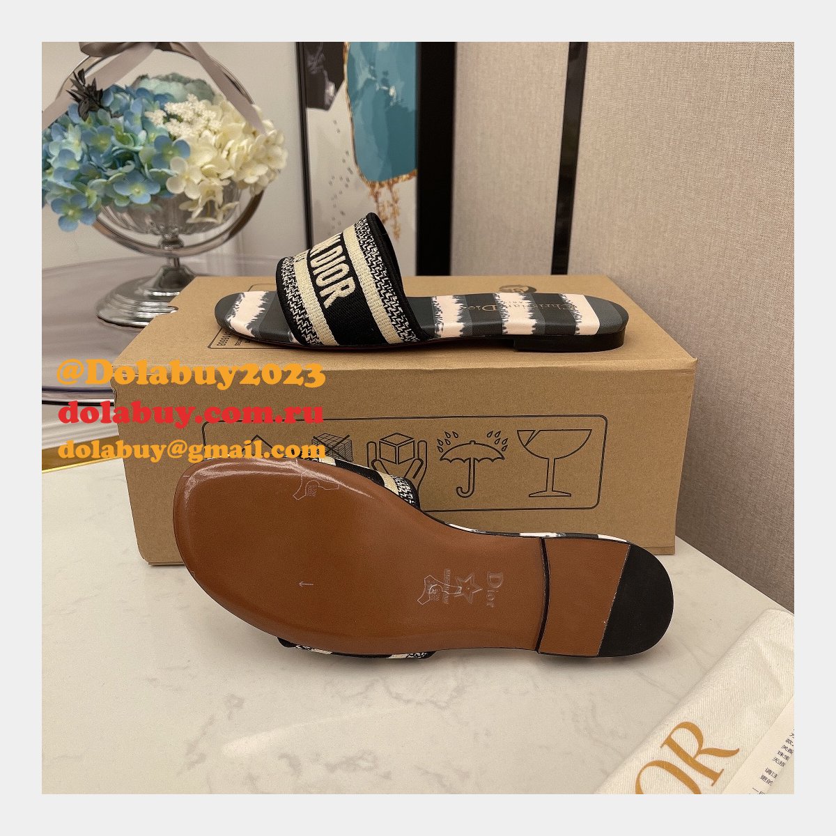 2021 Replica Christian Dior One-word embroidered slippers Shoes