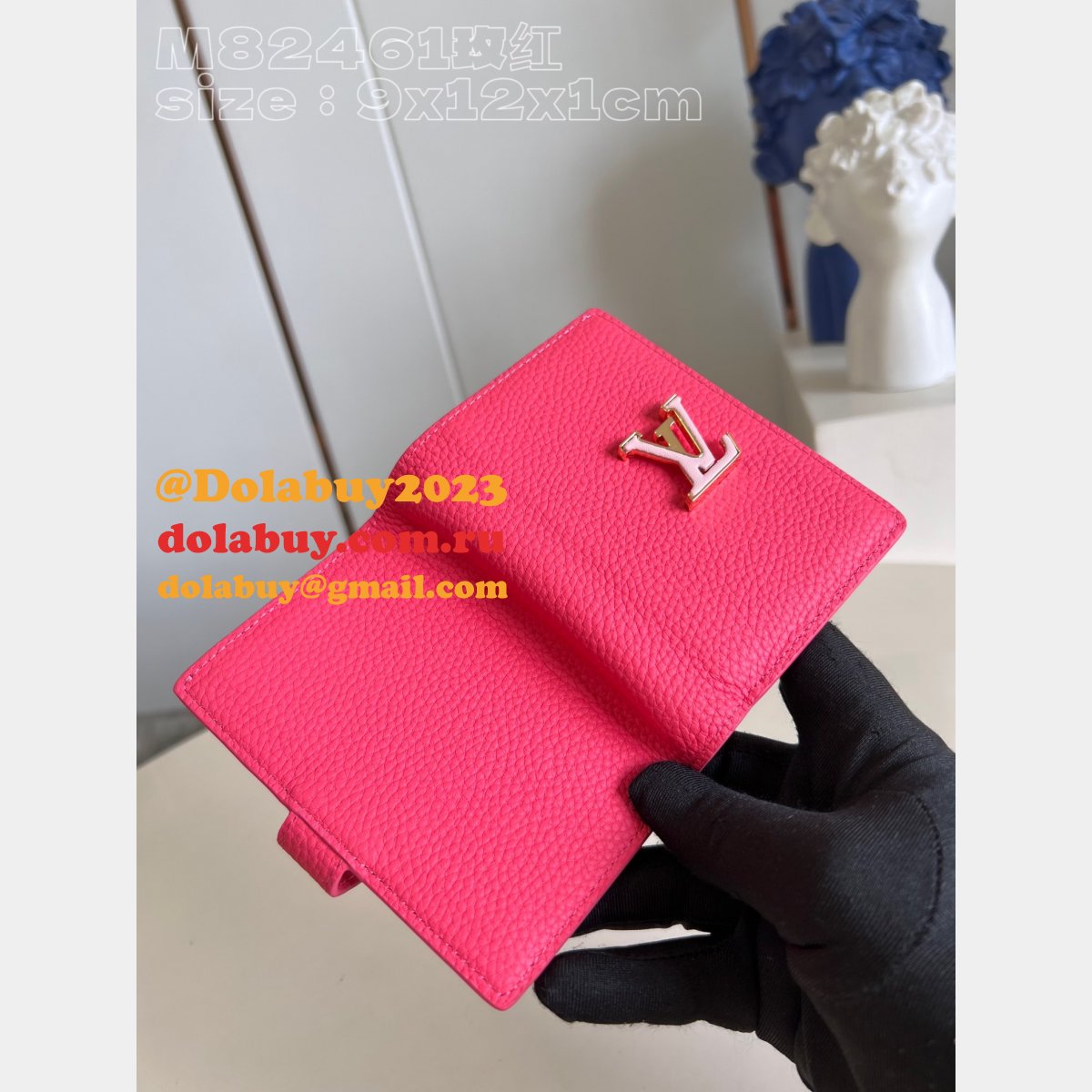 LV M82144/M82198/M82461/M81561 Vertical Compact Wallet Capucines