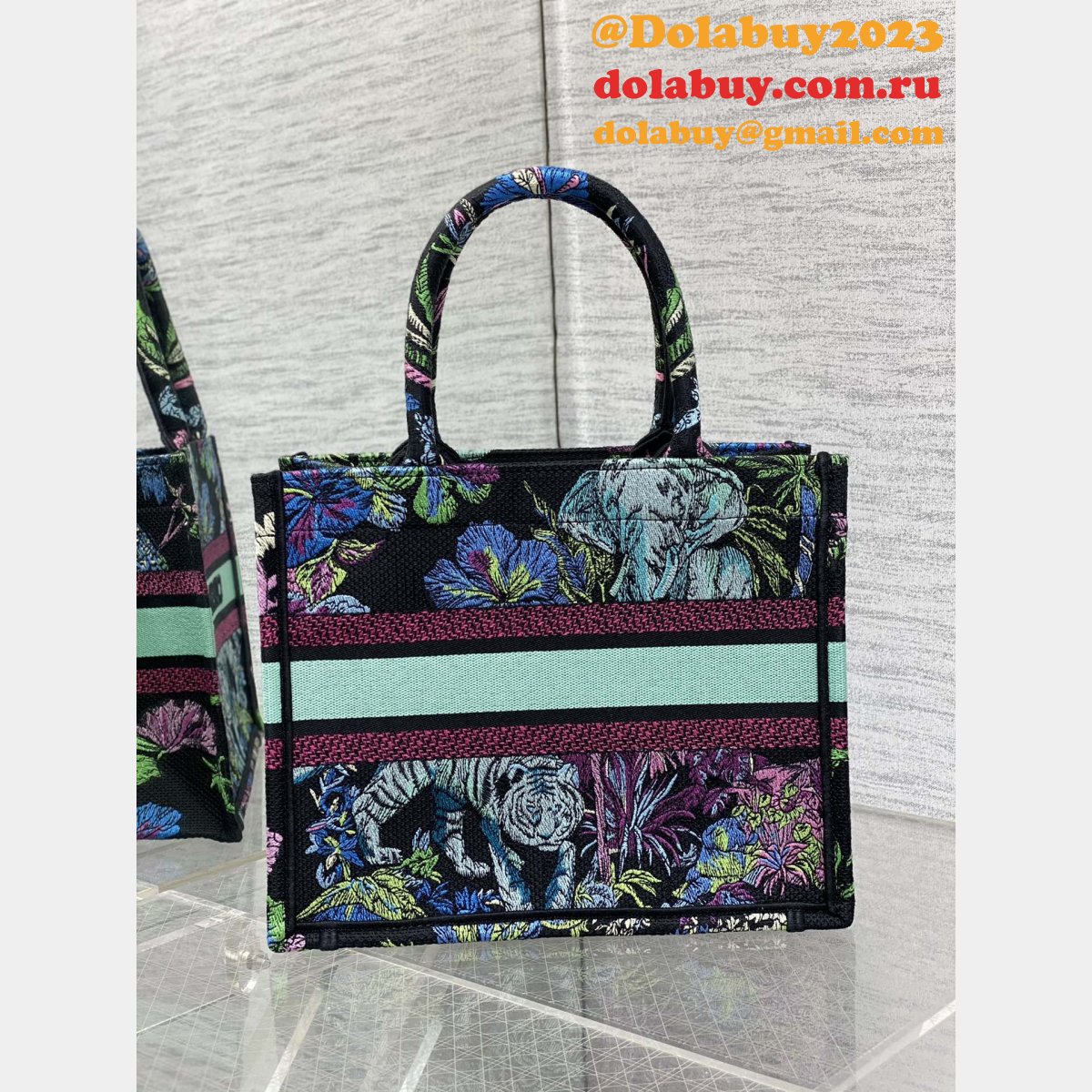 Top-Quality Fake CD Book Tote Dior Affordable Luxury Bags