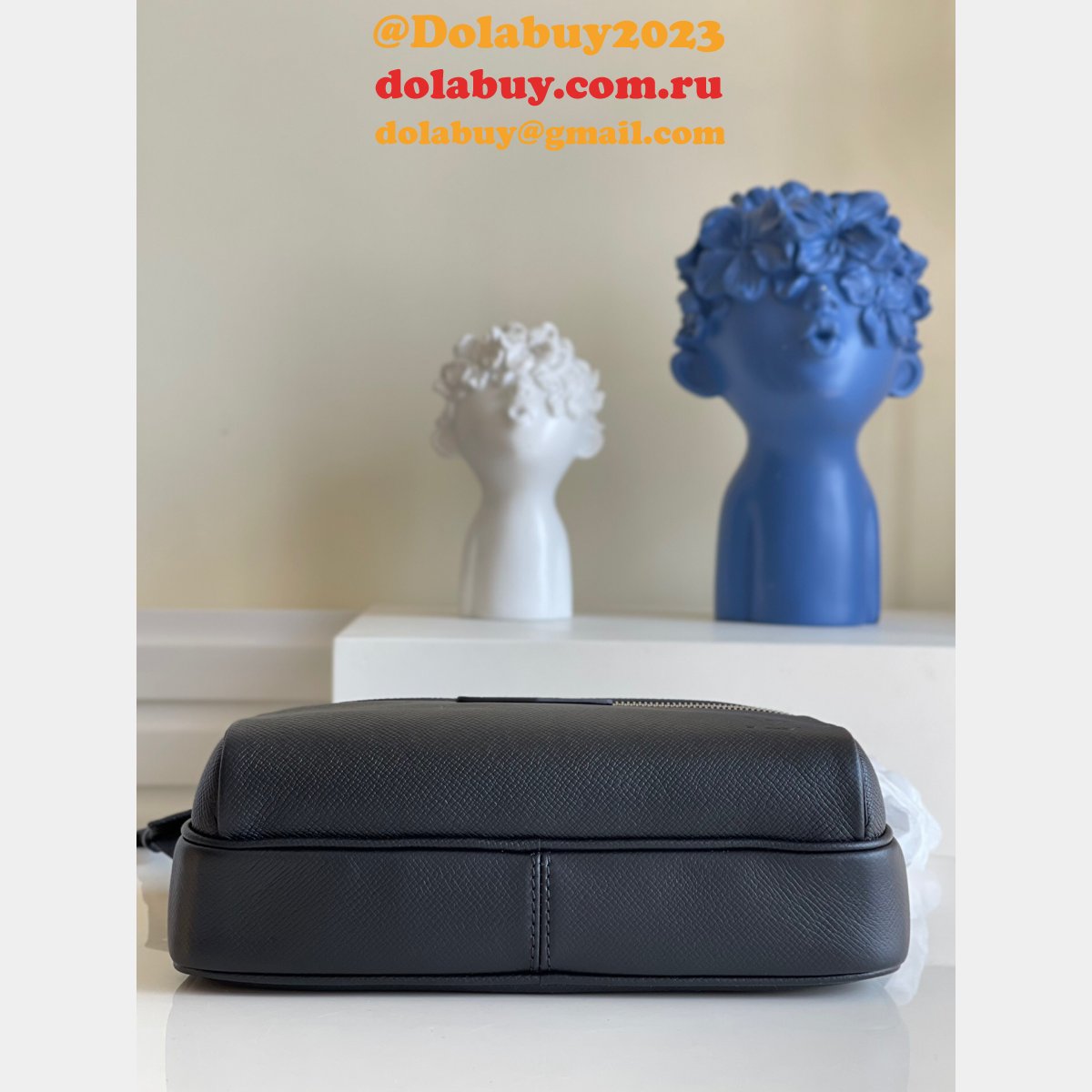 UK Louis Vuitton Knockoff Outdoor Messenger PM Taiga M33435 Bags