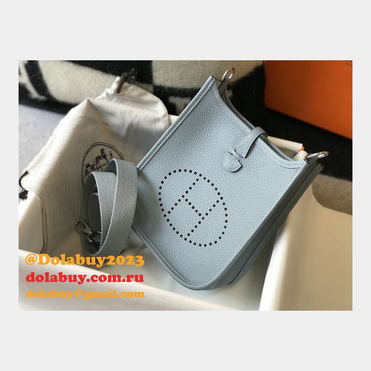 Hermes Replica Evelyne Mini TPM Taurillon Clemence blue lin