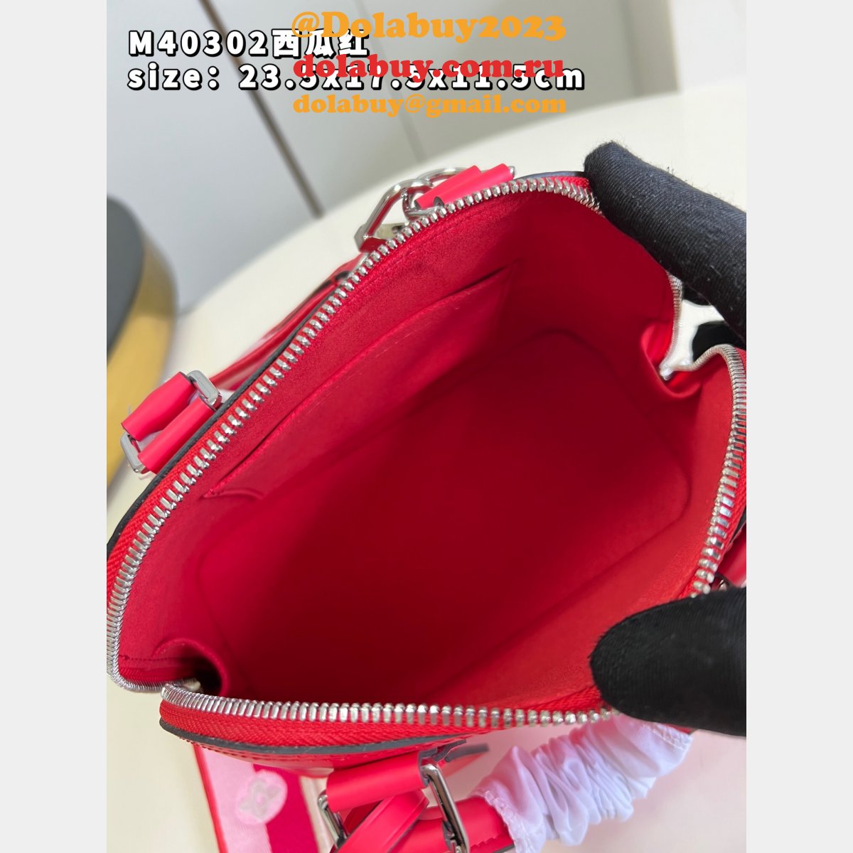 Louis Vuitton M40302 Knockoff LVS Alma Epi Leather Handbag