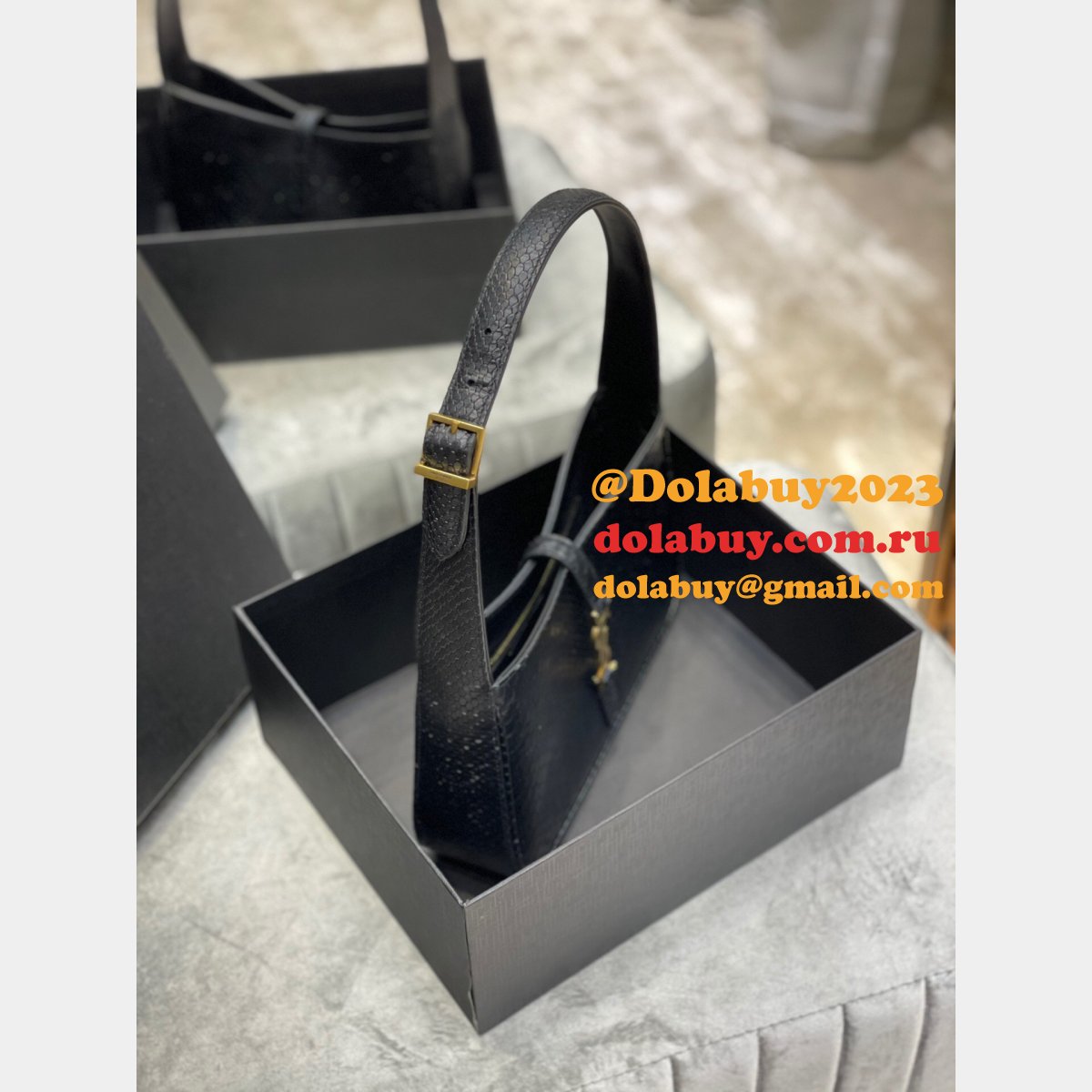 Replica Saint Laurent Shoulder Hobo crocodile-embossed shiny leather Black 657228 Handbags