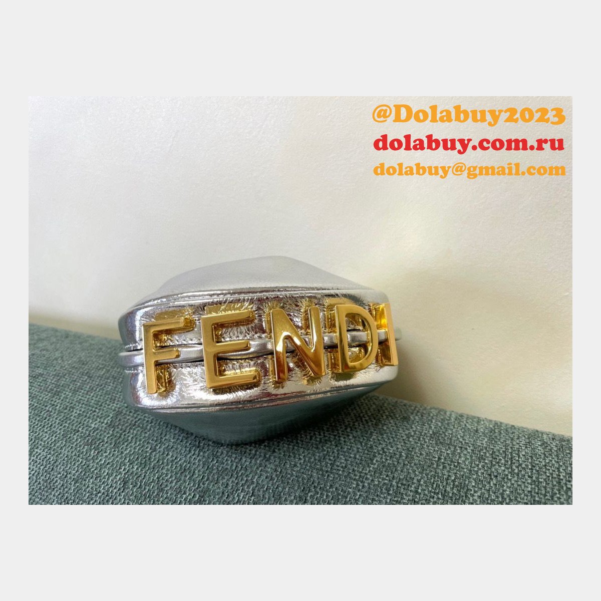 Top Mini Nano Fendi Replica graphy bags