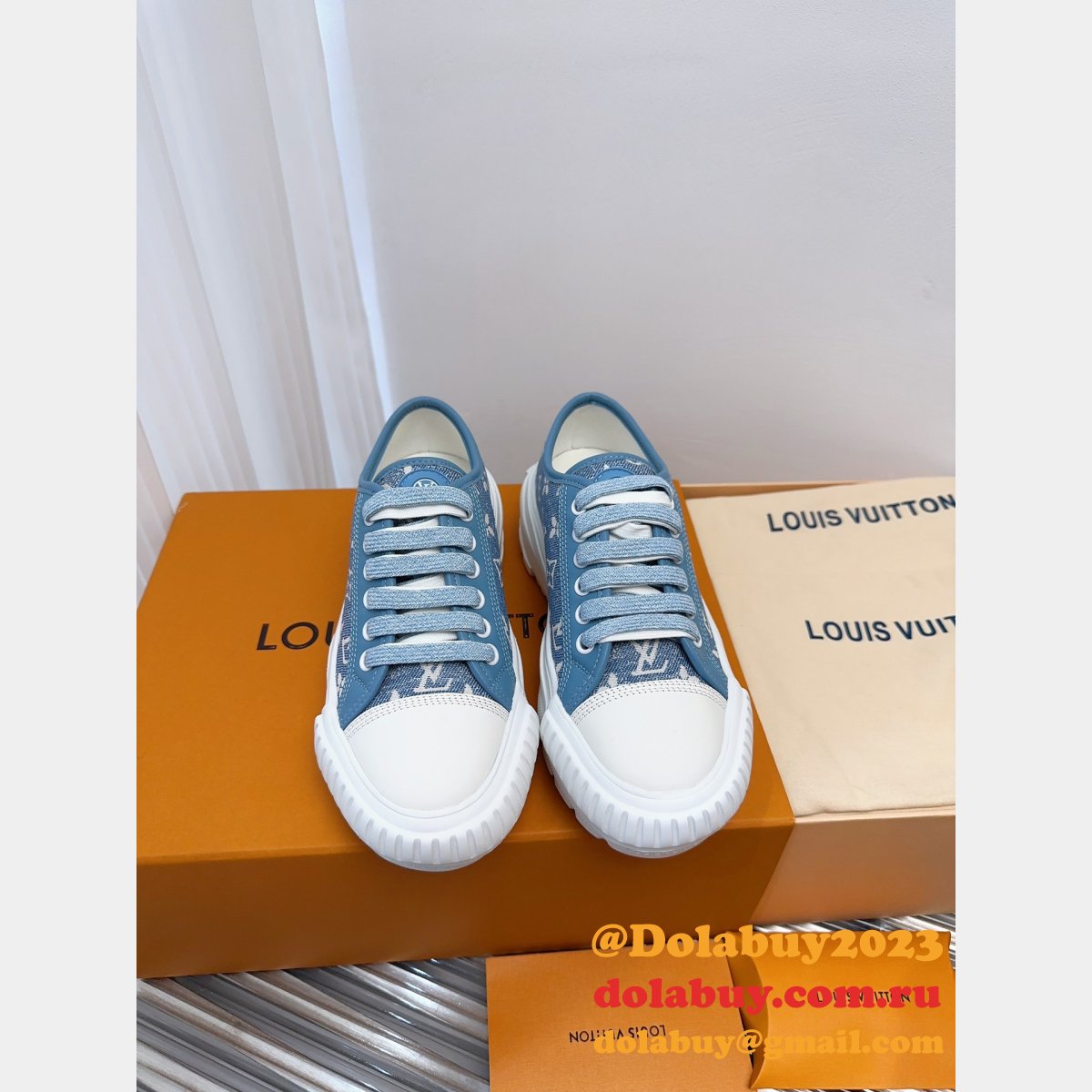 AAA+ Time Out Sneaker LOUIS VUITTON Best Replica