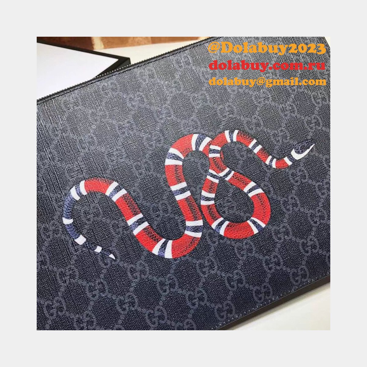 Gucci Best GG Supreme 473904 Bestiary Pouch With Bee