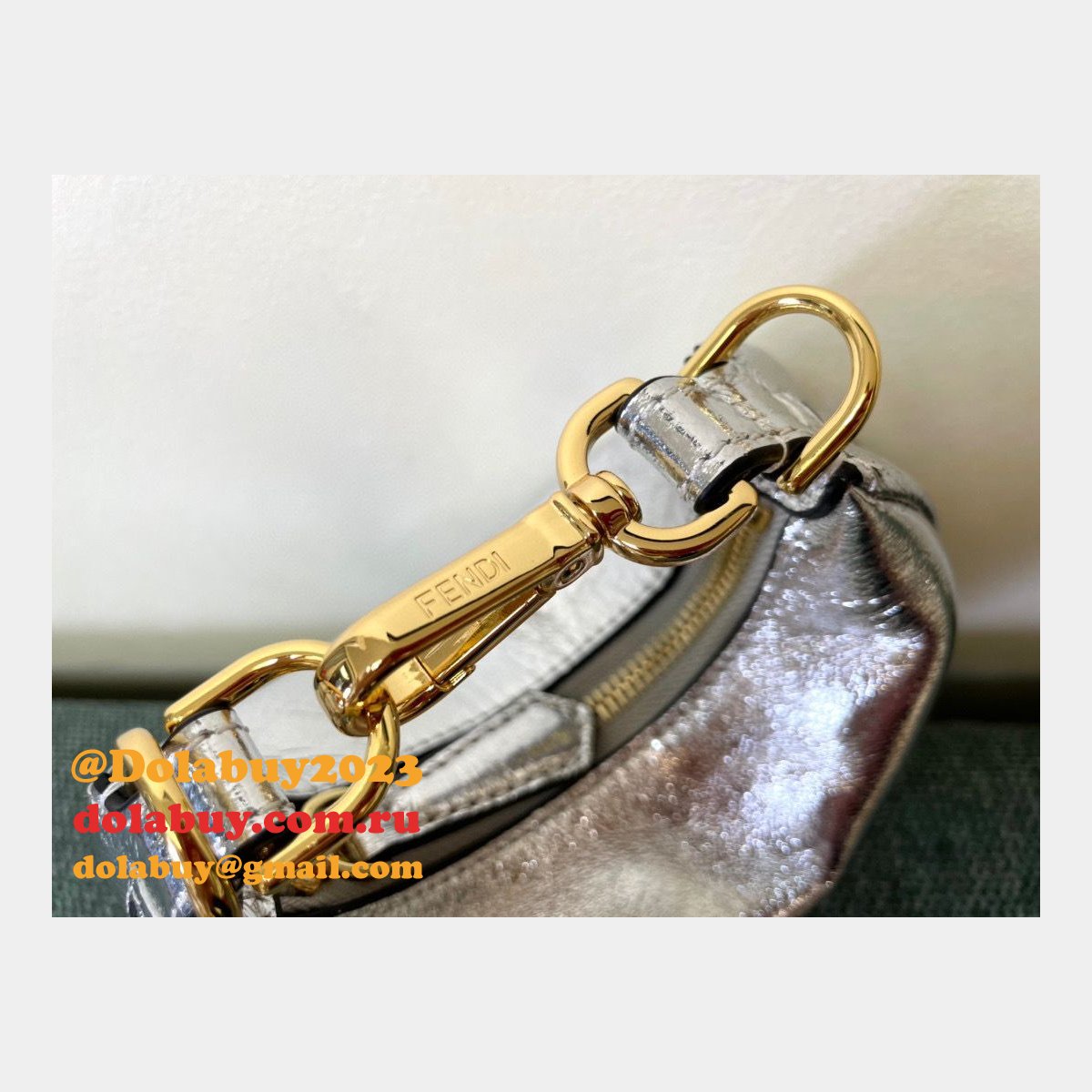 Top Mini Nano Fendi Replica graphy bags