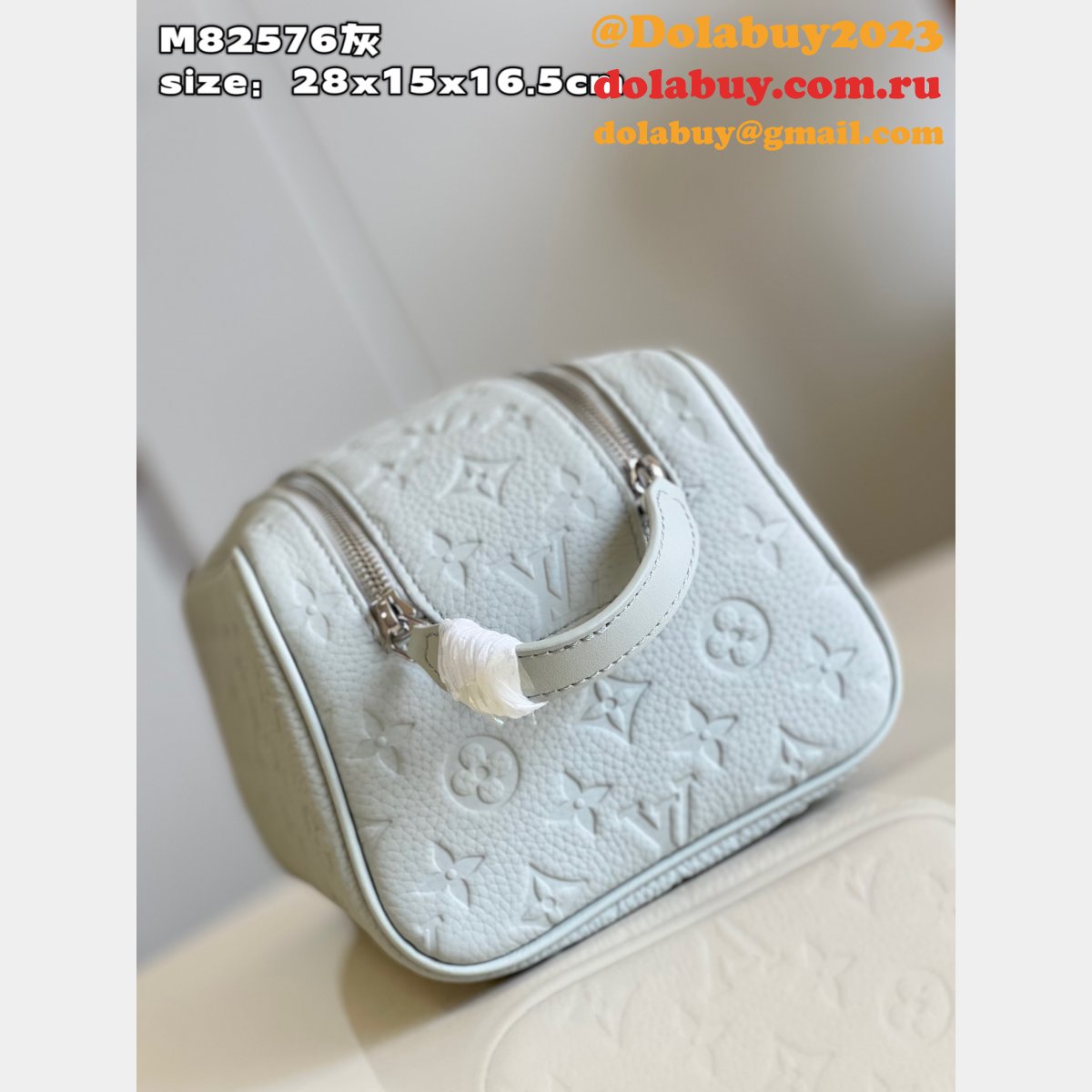 Travel Dopp Kit Taurillon Men M82576 Designer Louis Vuitton Fake Bag