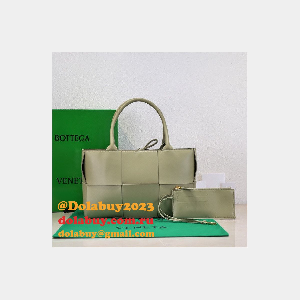 Perfect BOTTEGA VENETA Arco Small Tote Bag 30CM
