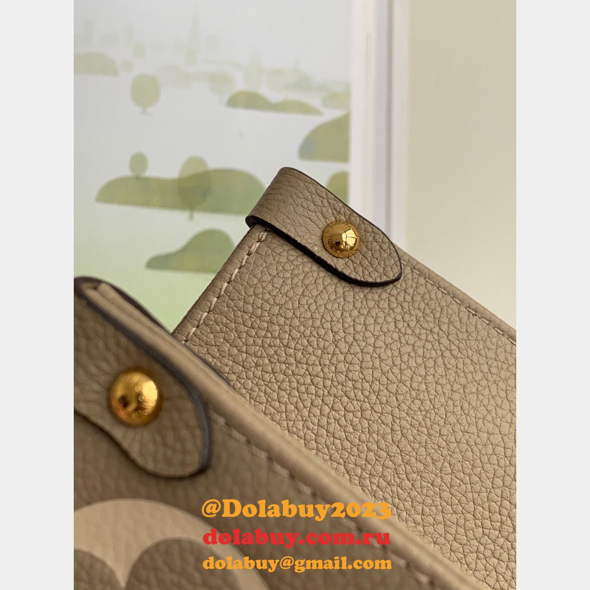 Louis Vuitton Replicas OnTheGo MM Monogram Empreinte Leather M45494