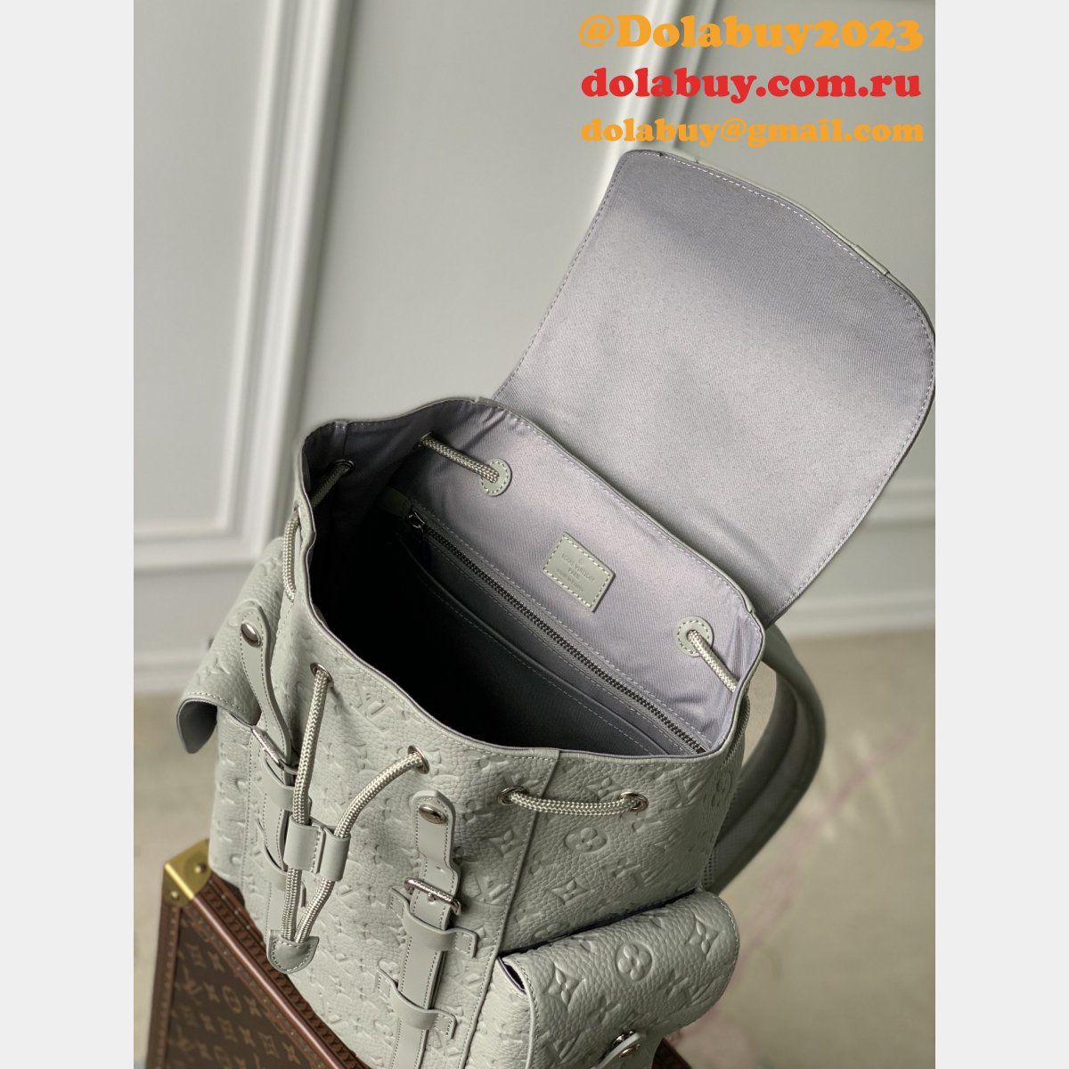 Christopher Buying Designers Louis Vuitton Copy Taurillon M23146 Bag