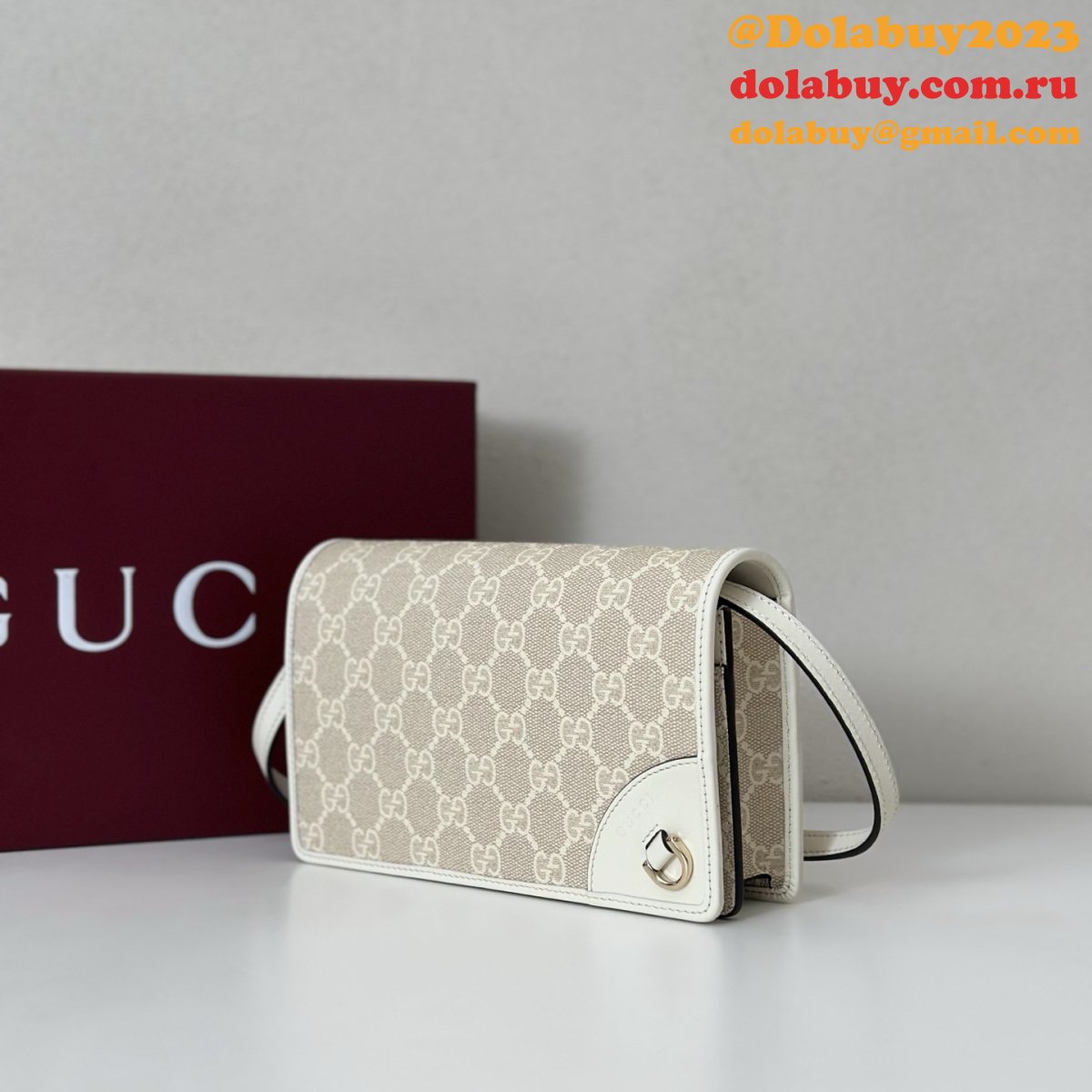 Gucci Designer GG Emblem Zip Around Wallet 819122