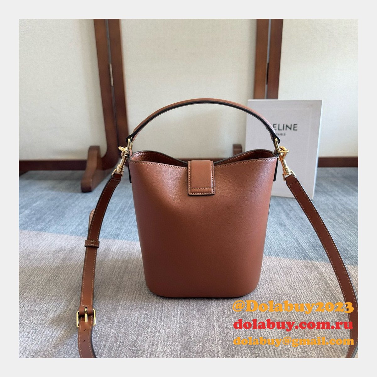 Celine SMALL BUCKET LOUISE IN SMOOTH CALFSKIN