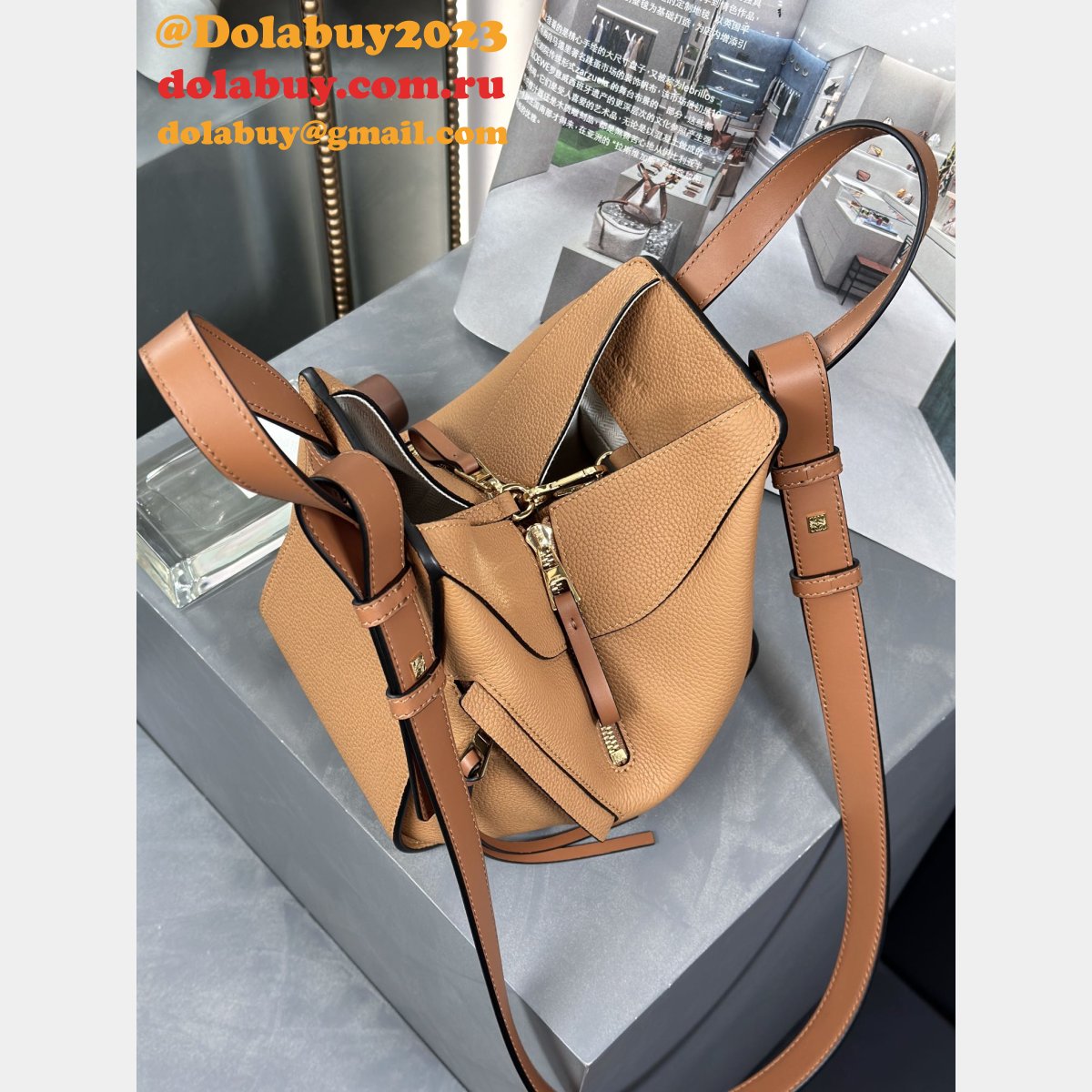 Compact Top Quality LOEWE Hammock Bag In Soft Grained Calfskin 20.8CM