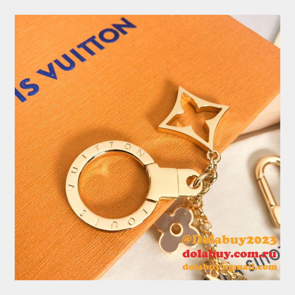 Top Quality Louis Vuitton Fleur de Monogram Bag Charm Chain M65111 Gold