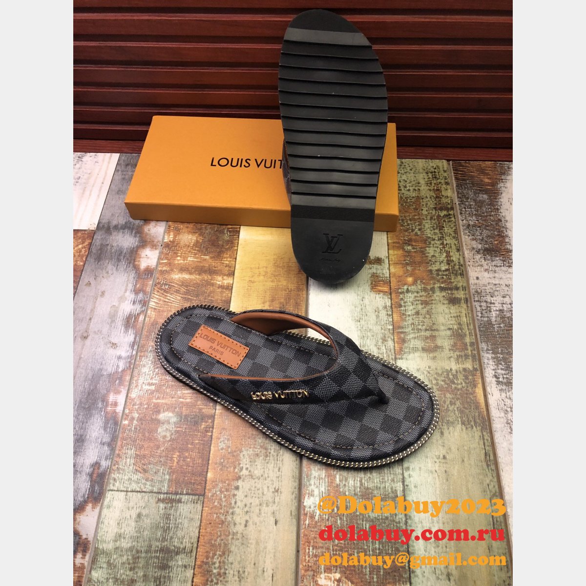 Louis Vuitton Beach Slippers 009