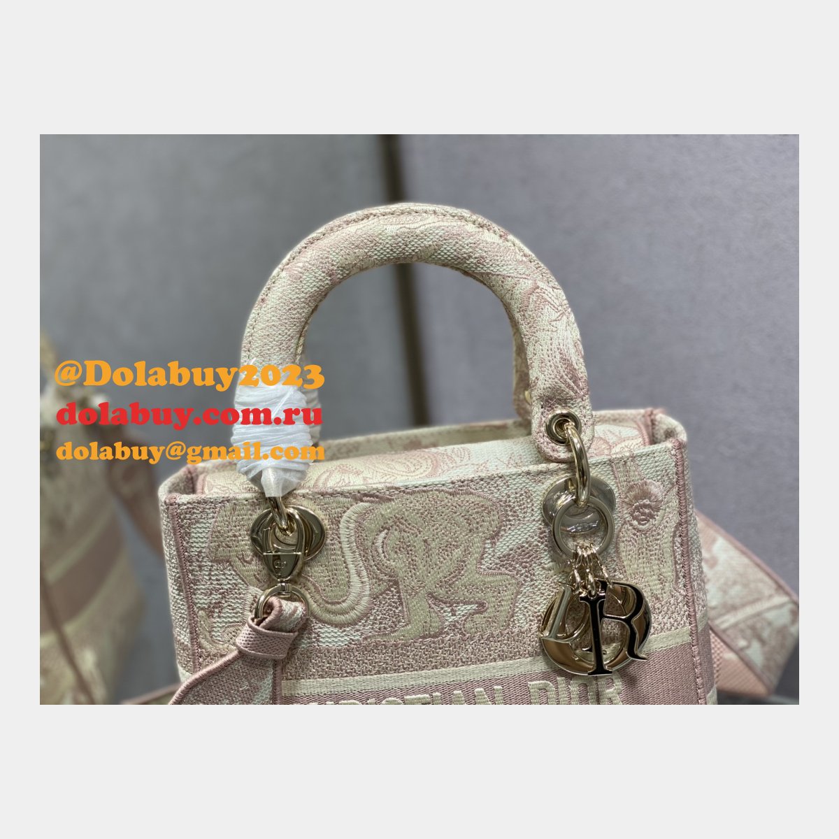 Top Quality Fake Lady Embroidery Canvas Dior 24CM Replica Bag