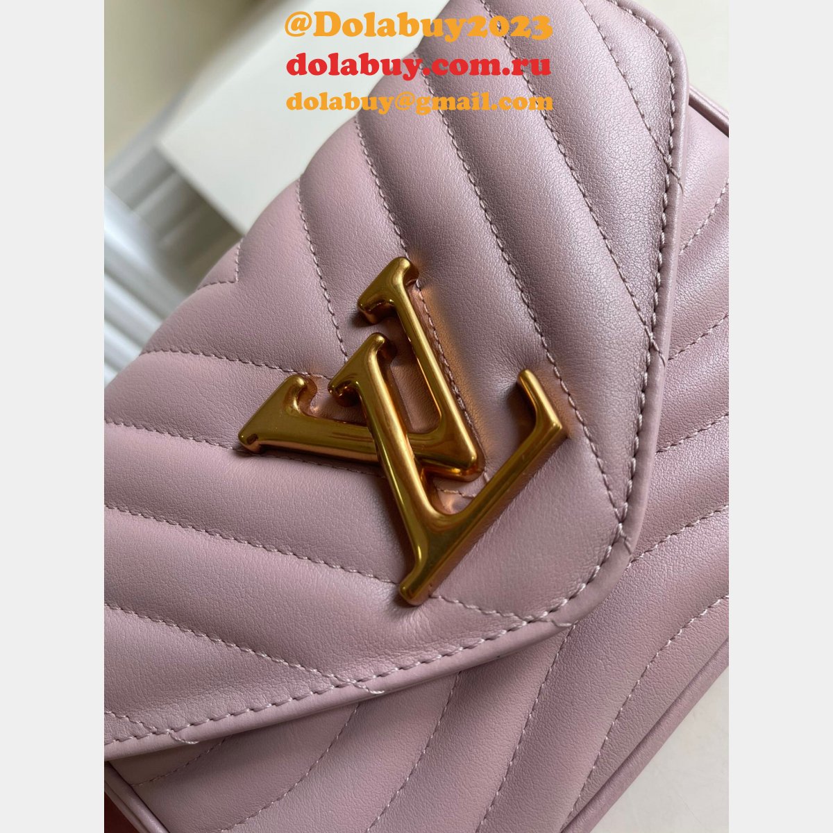 Louis Vuitton Replica M56461/M57864 New Wave Multi Pochette Leather Crossbody