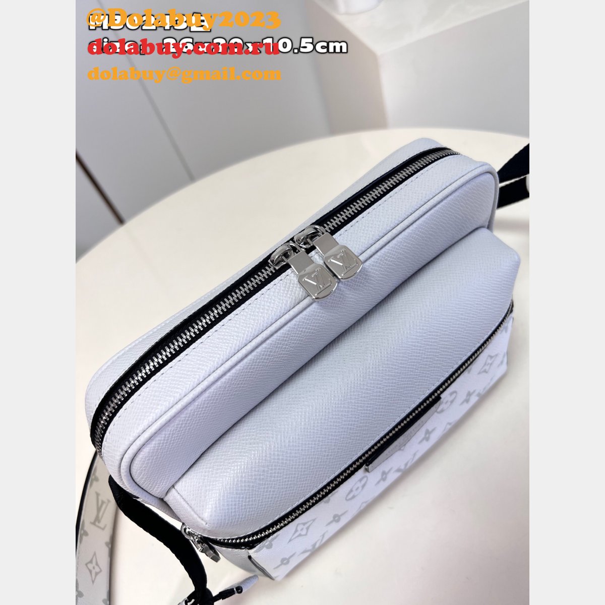 Designer Louis Vuitton Replica Outdoor Messenger Taigarama M30243 Bag