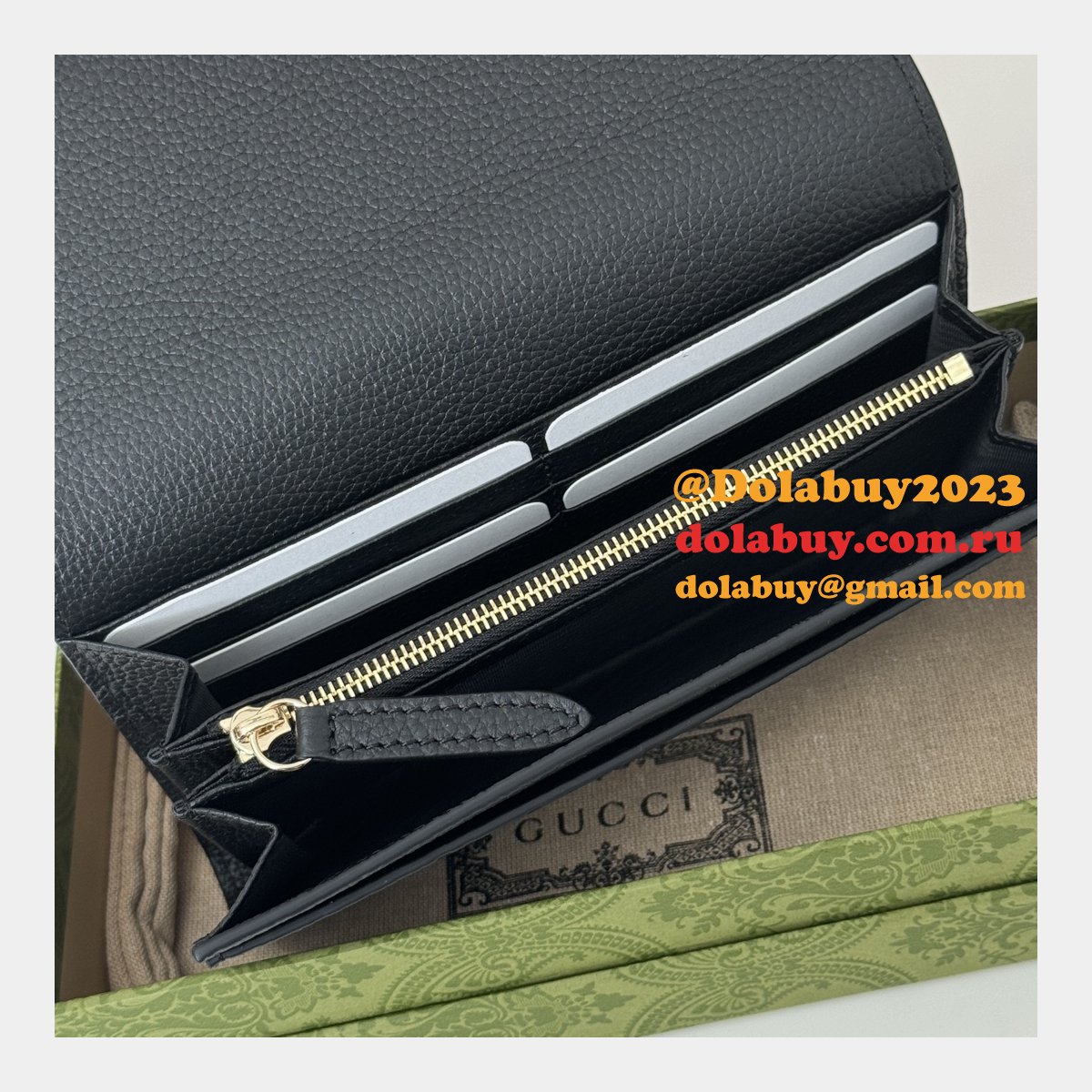 Gucci GG Emblem Continental Wallet Continental Knockoff 815922